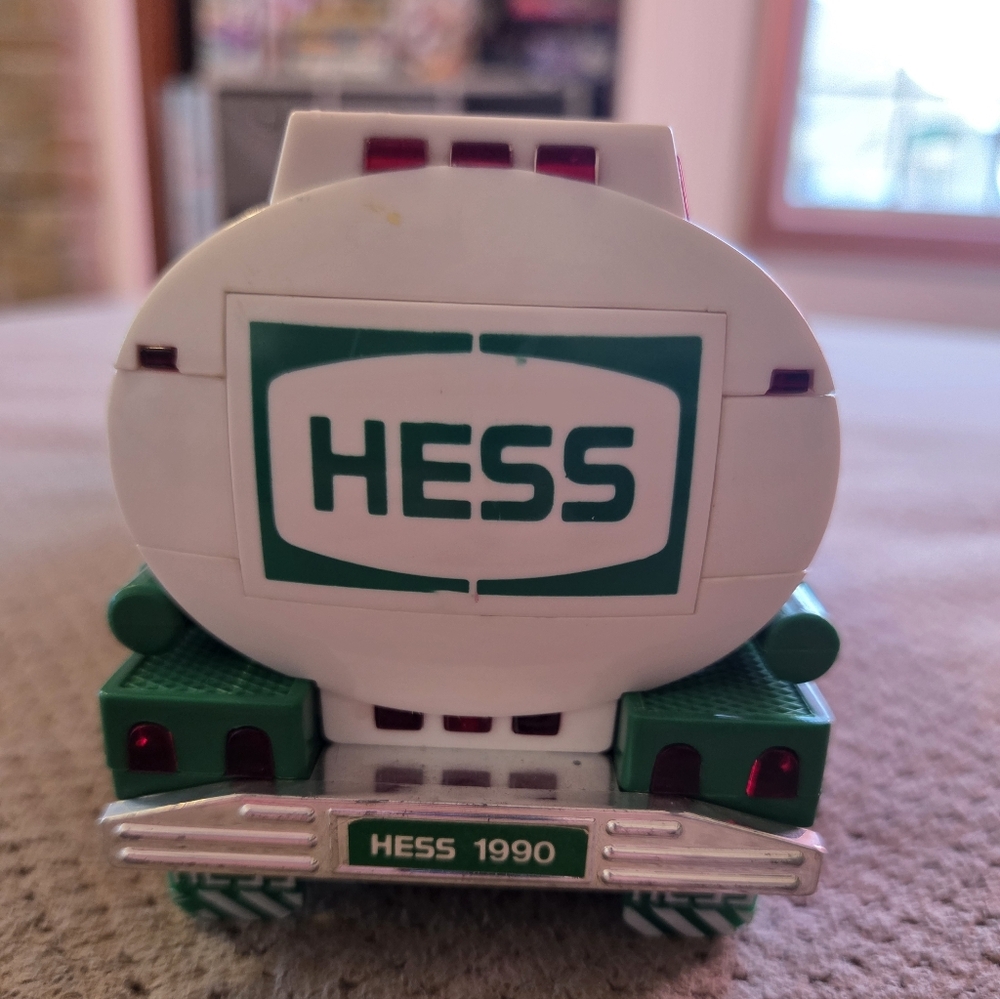 1990 Hess Gasoline Toy Tanker Truck W/Dual Sound Horn/Backup Beep • Lights - Picture 14 of 16